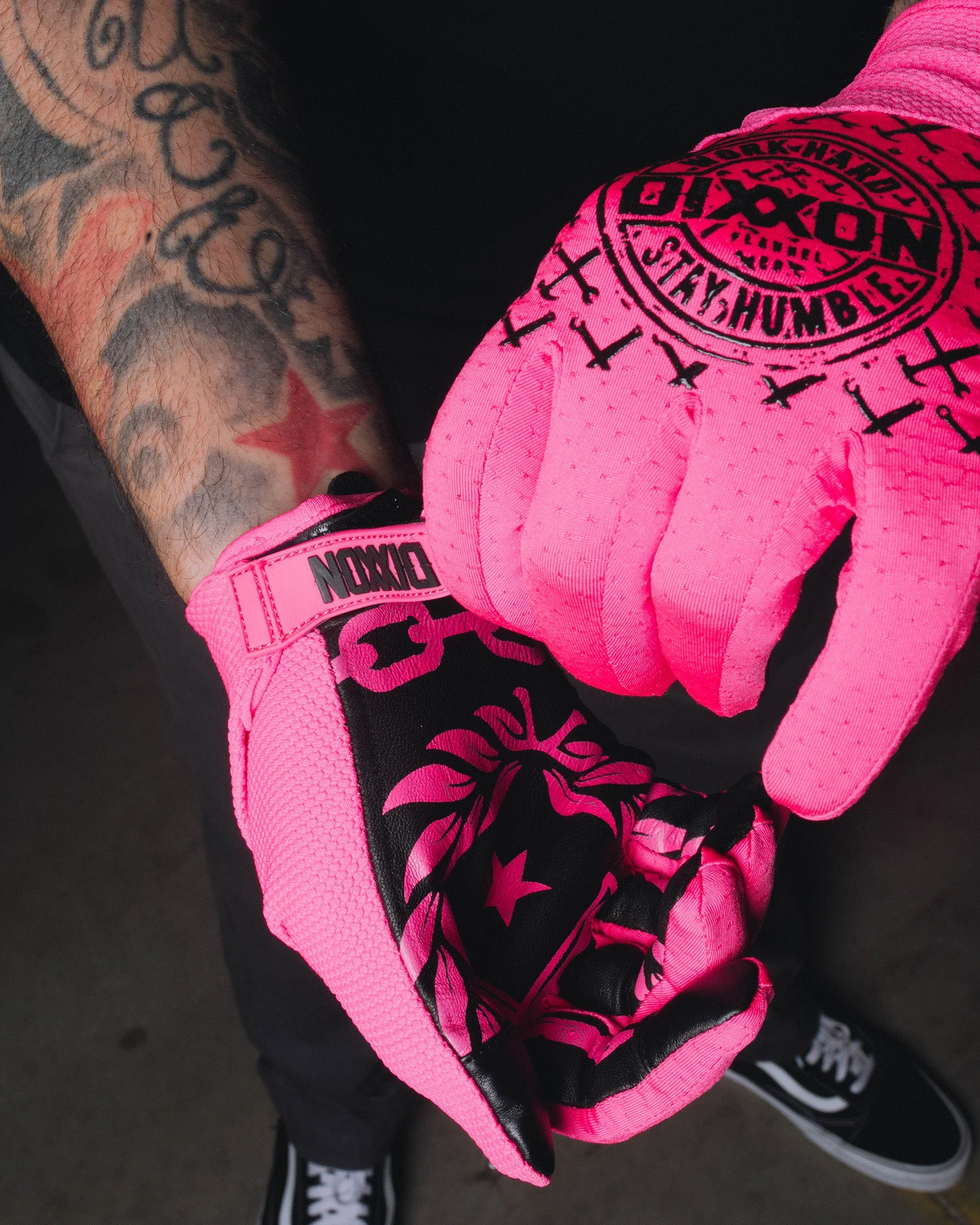 Corpo Moto Gloves - Pink & Black 4 Corpo Moto Gloves - Pink & Black