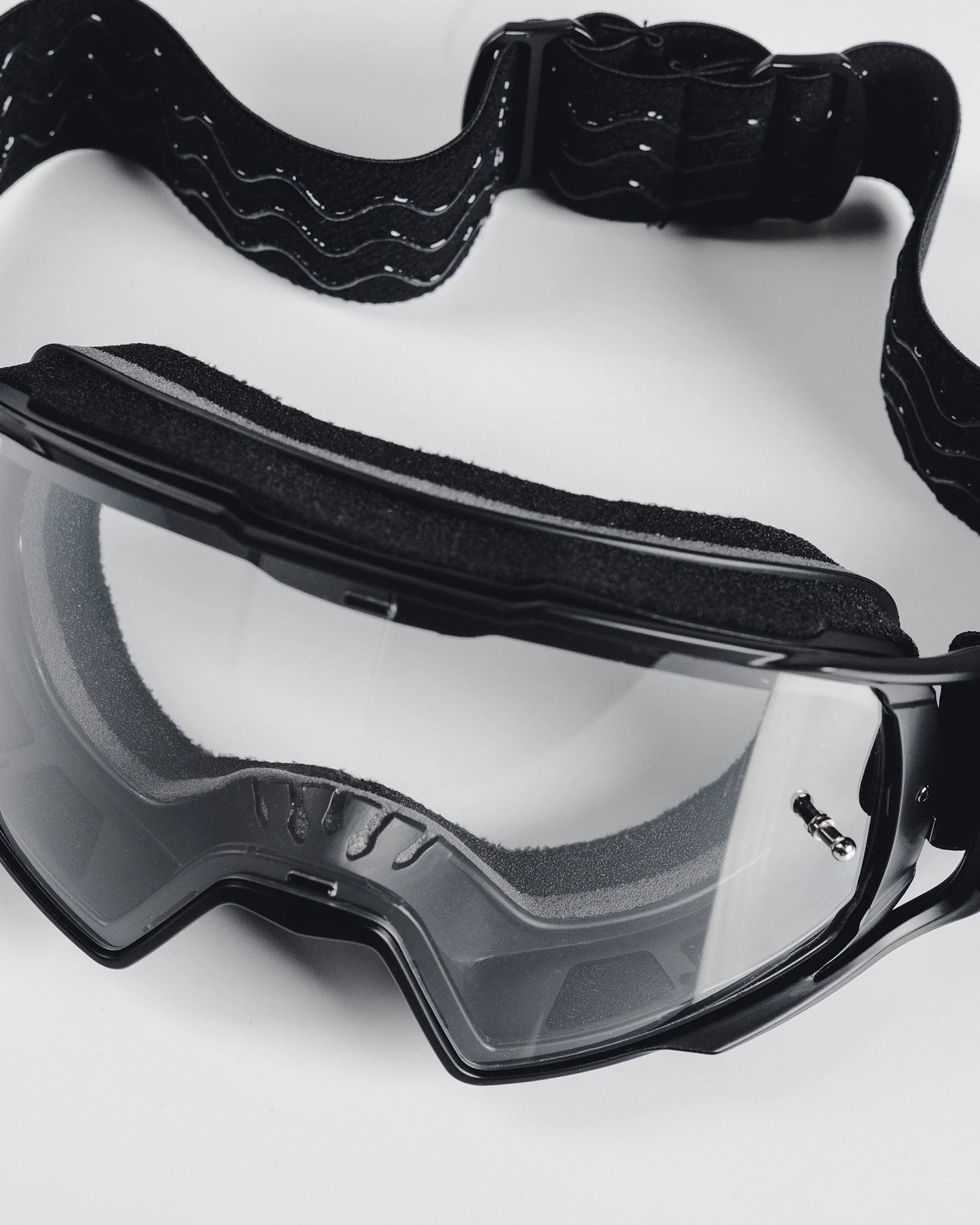 Contender MX Goggles - Black & White / Clear Lens
