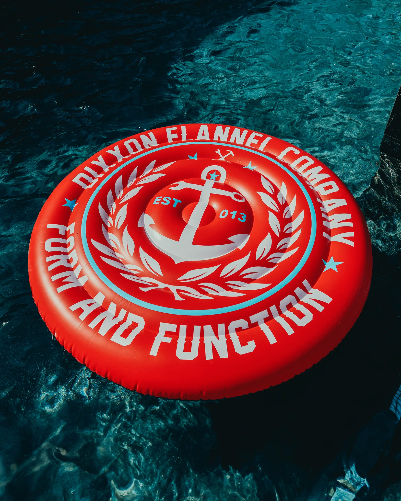Red & White Salty Crest Round Pool Float